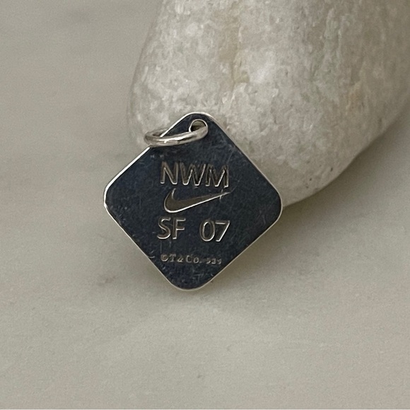 Tiffany & Co sterling pendant. - Picture 2 of 4